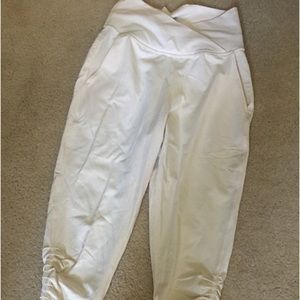 Lu Lu Lemon athletic capri pants